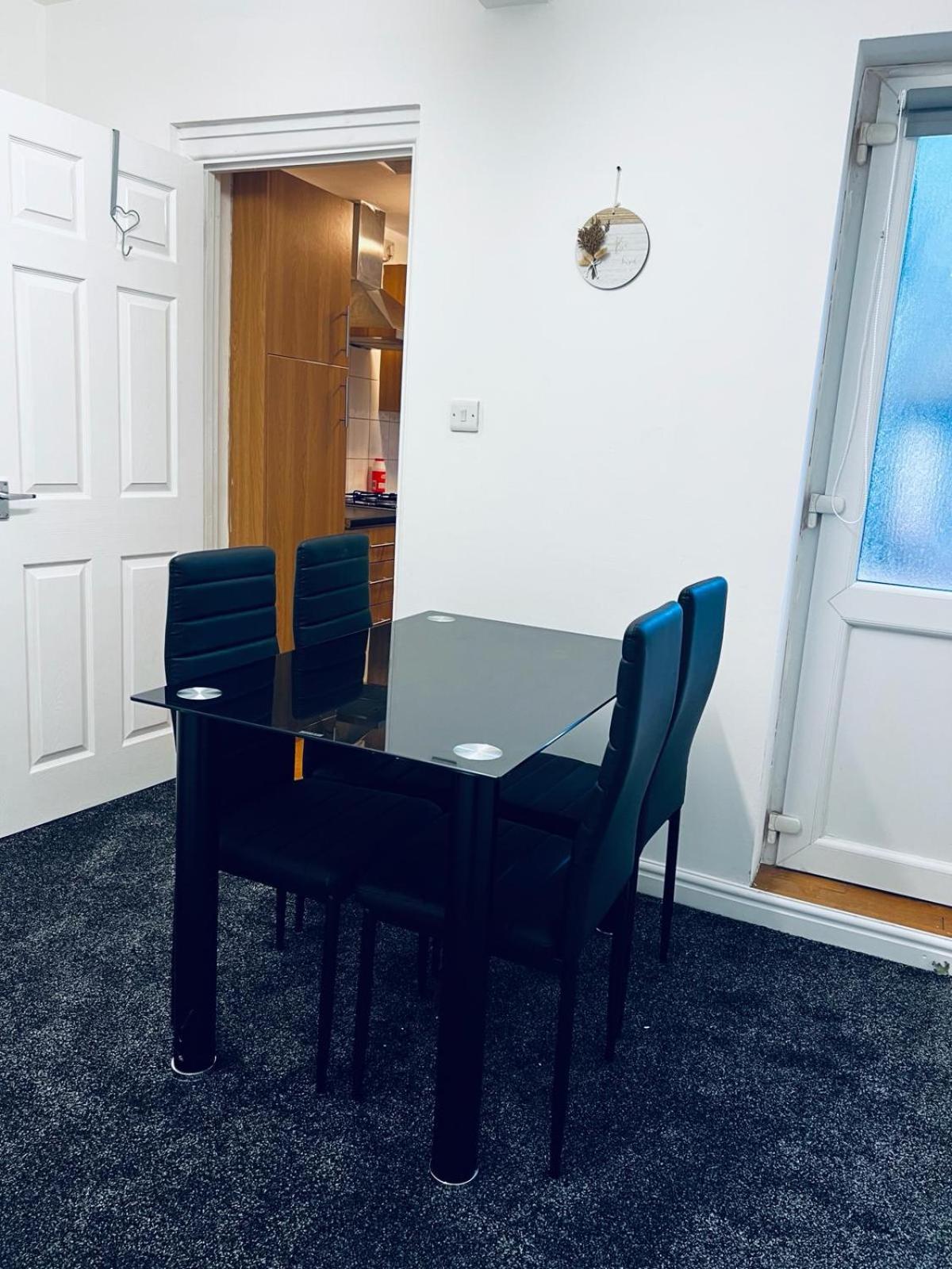 Holiday House Near Football Ground نوتينغهام المظهر الخارجي الصورة
